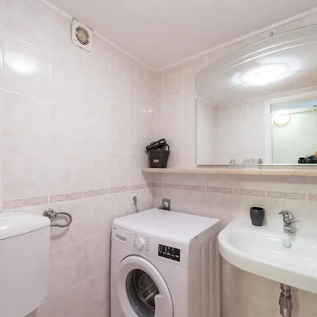 Old Writer - Two Bedroom With City View Apartmán